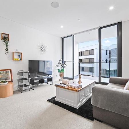 Spacious1 Br@Waterfront Olympic Park_Free Carpark Sydney Exterior photo